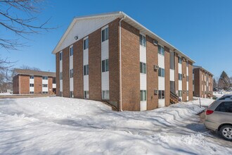 Fairview Apartments in Willmar, MN - Building Photo - Building Photo