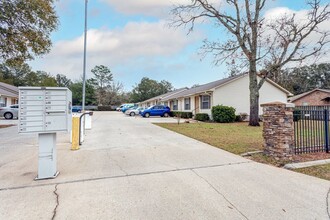 Cannon Court Apartments in Crestview, FL - Building Photo - Building Photo