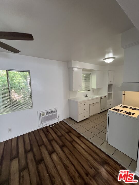 4187 Arch Dr in Los Angeles, CA - Building Photo - Building Photo