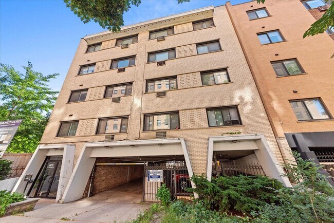 property at 6211 N Kenmore Ave
