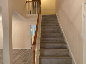 215 W New Meadows Dr in Sugar Land, TX - Building Photo - Building Photo