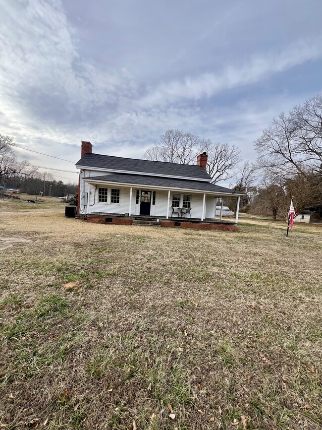 121 Battleground Rd in Chesnee, SC - Building Photo - Building Photo