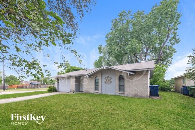 1738 Dell Oak Dr in Garland, TX - Building Photo - Building Photo