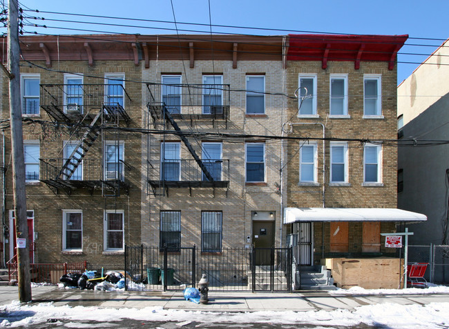 688 Cleveland St in Brooklyn, NY - Building Photo - Building Photo