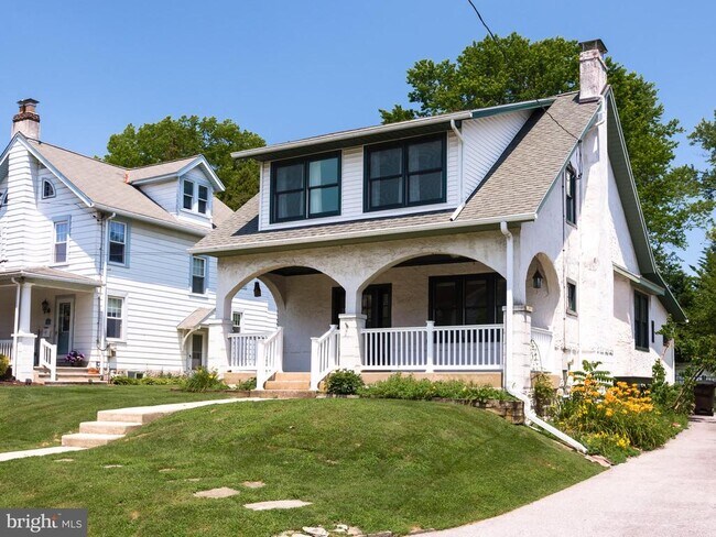 25 Manor Rd in Paoli, PA - Building Photo - Building Photo