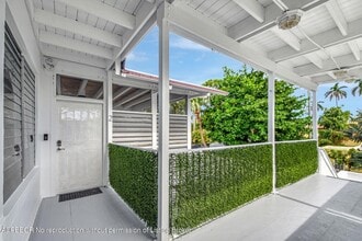 218 Worth Ave in Palm Beach, FL - Foto de edificio - Building Photo