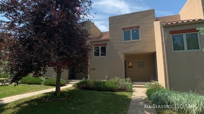 property at 2707 W Pikes Peak Ave