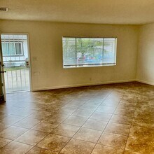 1004-1008 E Washington Ave in Orange, CA - Foto de edificio - Building Photo