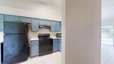 1217 Cressford Pl in Brandon, FL - Building Photo - Building Photo