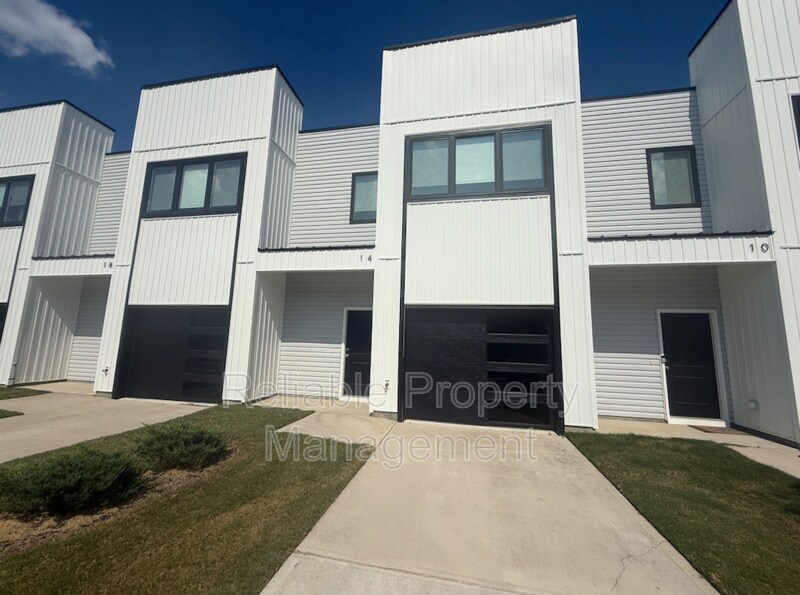 14 S Laird Dr in Clayton, NC - Building Photo