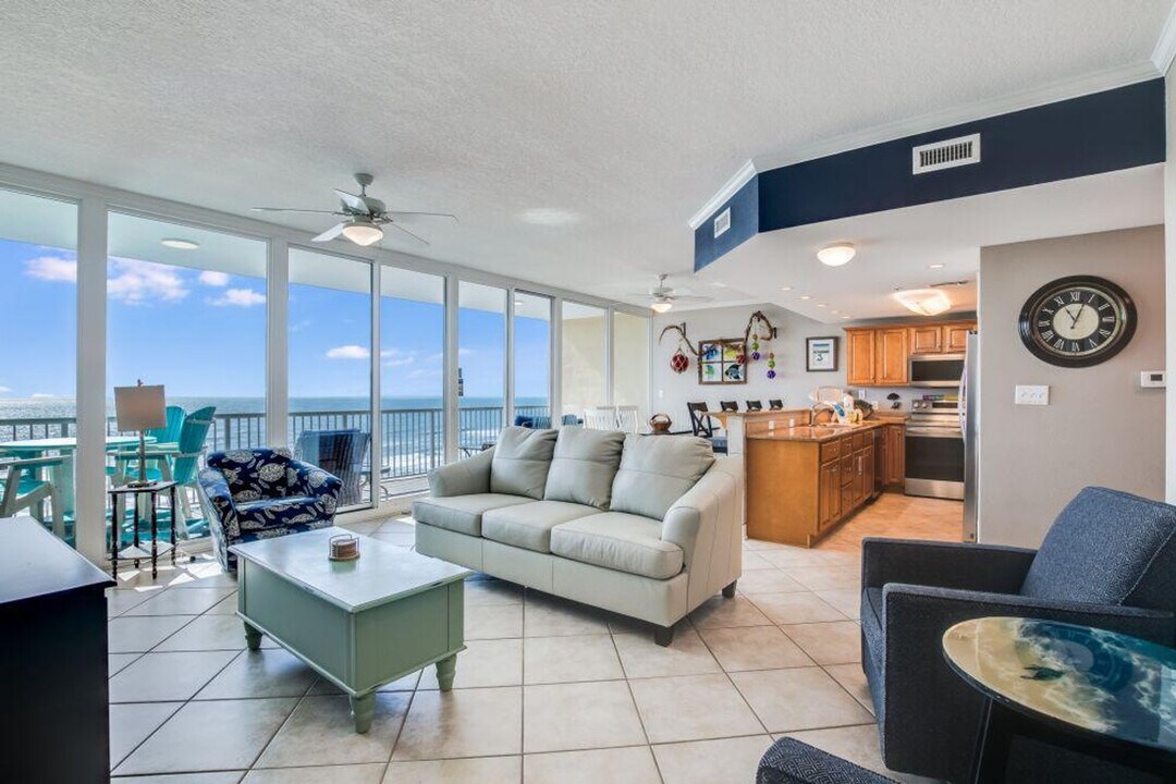 1524 W Beach Blvd in Gulf Shores, AL - Building Photo