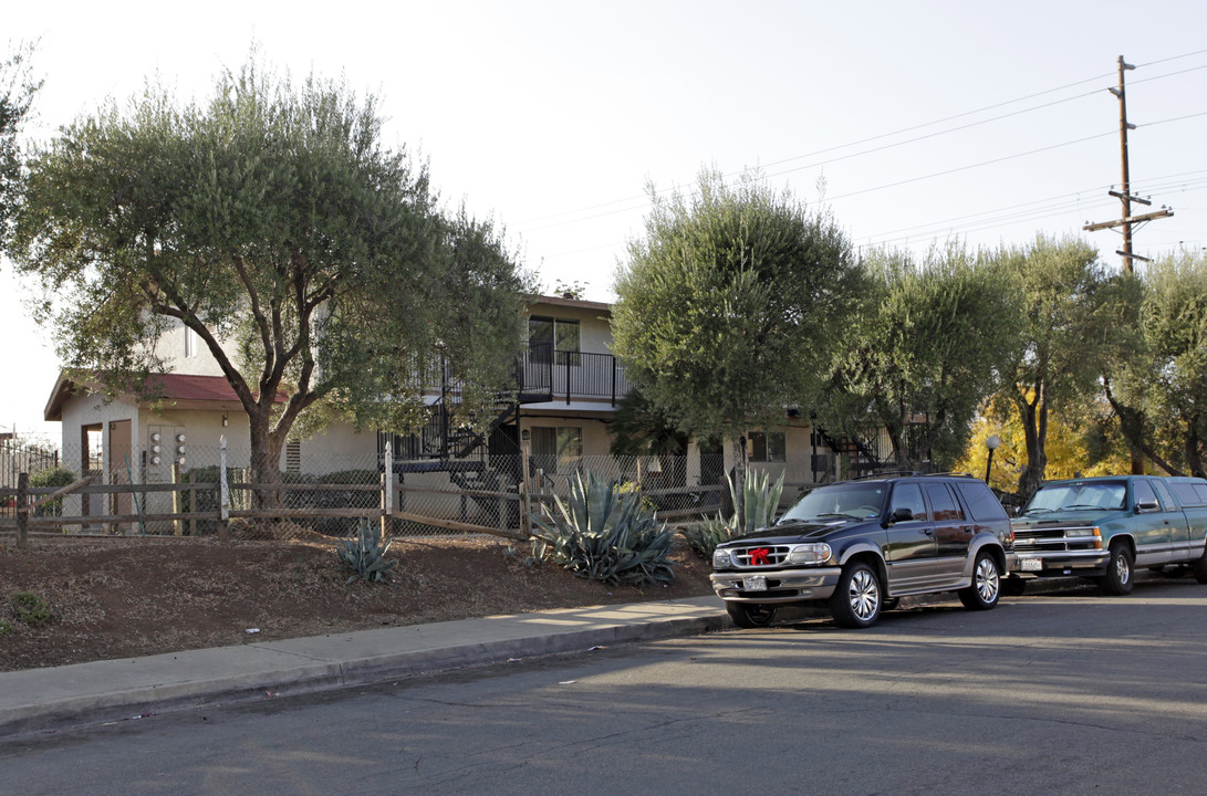 1315-1319 S Maple St in Escondido, CA - Building Photo