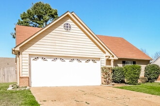 7550 Roundleaf Dr, Unit N/A-1206 in Memphis, TN - Building Photo - Building Photo