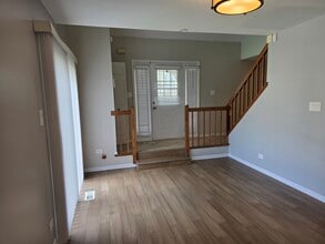 406 College Crossing in Rolling Meadows, IL - Building Photo - Building Photo