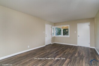144 Roxbury St, Unit 4 in Santa Clara, CA - Building Photo - Building Photo