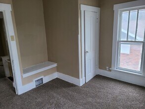 510 Pleasant St in Waterloo, IA - Building Photo - Building Photo