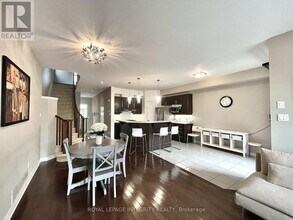 616 Whitecliffs Ave in Ottawa, ON - Building Photo - Building Photo