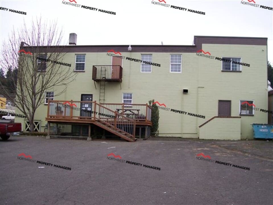 811 S Market Blvd in Chehalis, WA - Building Photo