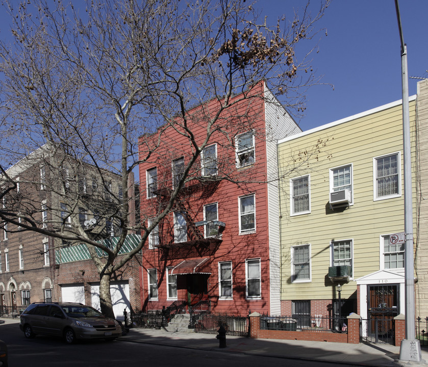 112 Diamond St in Brooklyn, NY - Building Photo