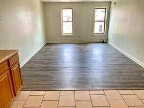 2002 E Carson St, Unit 1B in Pittsburgh, PA - Building Photo - Building Photo