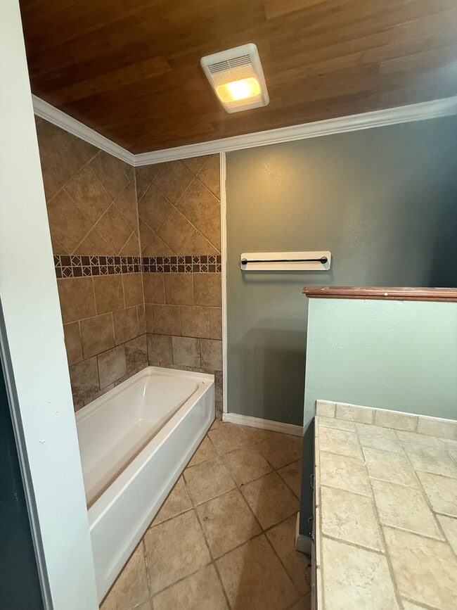 8252 Governor Dr in Baton Rouge, LA - Building Photo - Building Photo