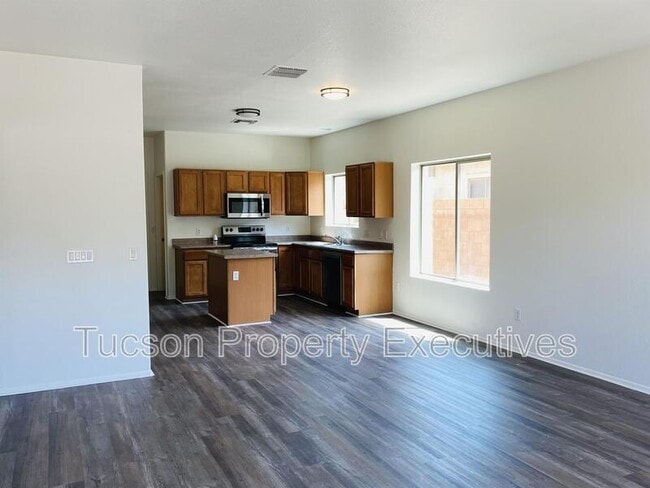 property at 11879 W Fontenelle Dr