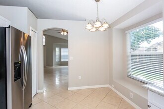 402 Sangria Dr in Valrico, FL - Building Photo - Building Photo