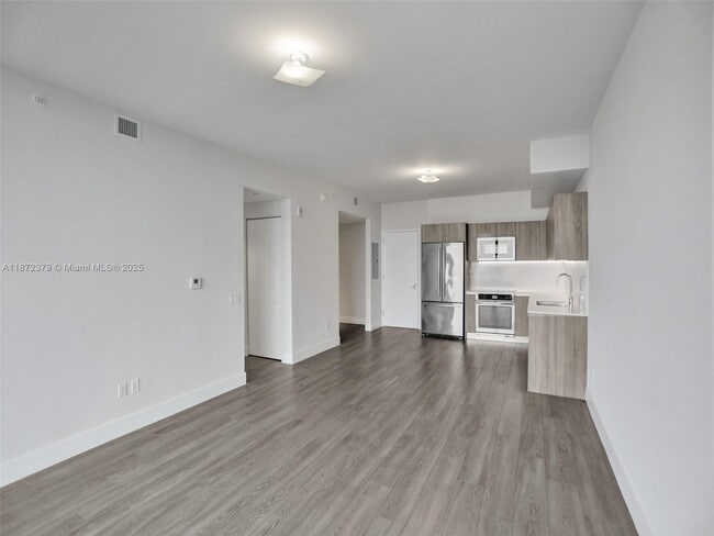 2960 NE 207th St, Unit 08 in Aventura, FL - Building Photo - Building Photo
