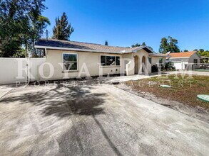 18660 Miami Blvd in Ft. Myers, FL - Building Photo - Building Photo