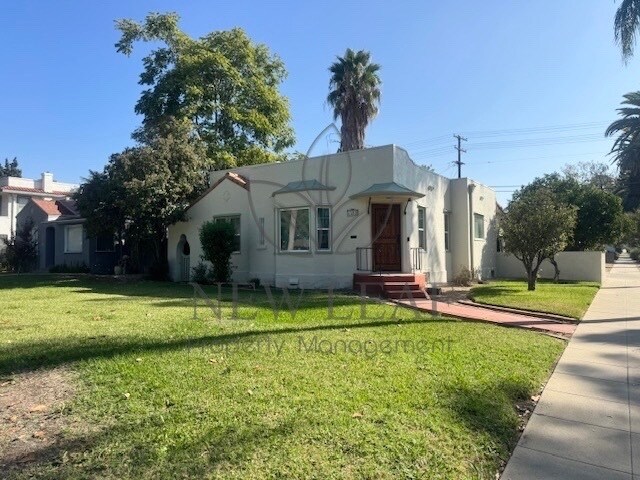 5590 Magnolia Ave in Riverside, CA - Building Photo