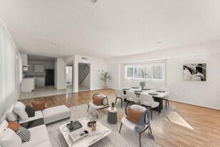 5738 Woodman Ave, Unit Unit 2 in Los Angeles, CA - Building Photo