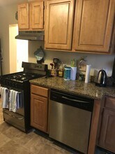 266 Gold St, Unit 3 in Boston, MA - Foto de edificio - Building Photo