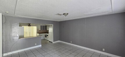 4114 NW 79th Ave in Coral Springs, FL - Foto de edificio - Building Photo