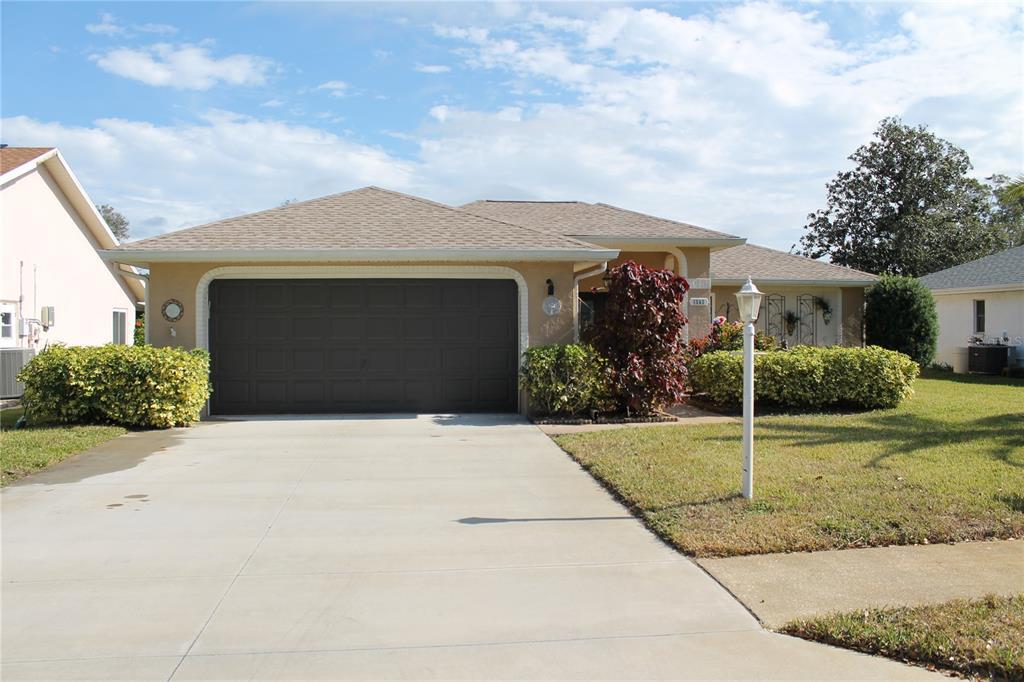 1563 Wicklow Dr in Palm Harbor, FL - Building Photo