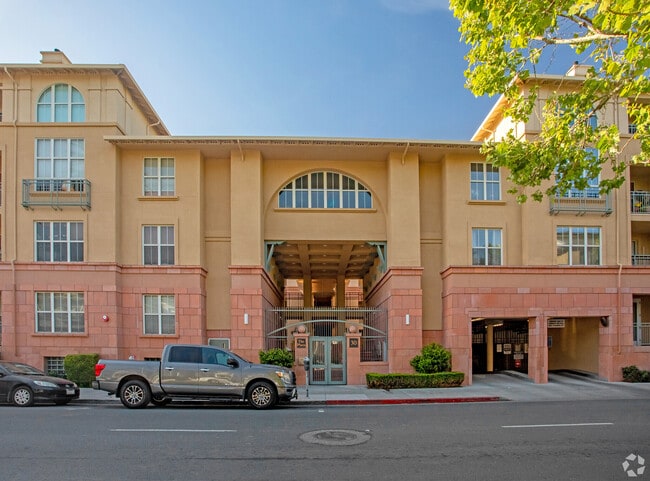 30 E Julian St, Unit 210 in San Jose, CA - Building Photo - Building Photo
