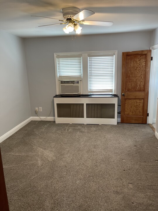 2811 Clearview Ave, Unit B in Baltimore, MD - Foto de edificio
