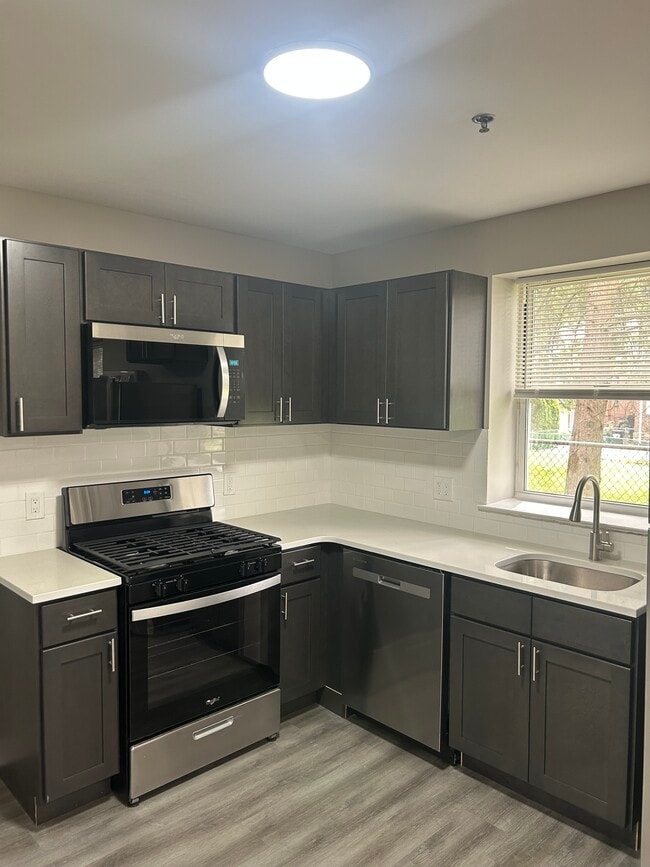 Austin Manor Apartments