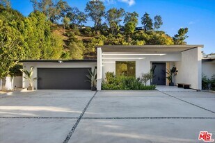 1836 Loma Vista Dr in Beverly Hills, CA - Building Photo