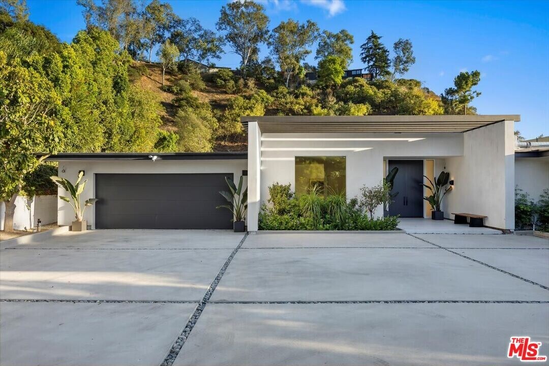 1836 Loma Vista Dr in Beverly Hills, CA - Building Photo