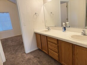 12238 SE Long St in Portland, OR - Building Photo - Building Photo