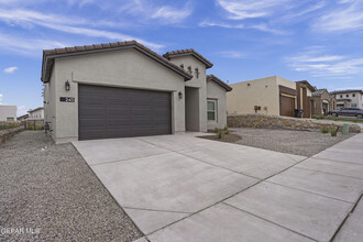 245 Glenlivet Way in El Paso, TX - Building Photo - Building Photo