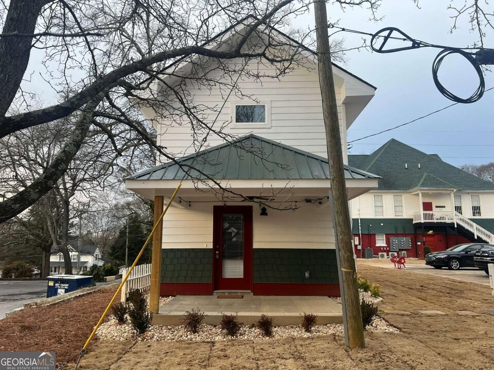 13 Myrtle Dr in Gainesville, GA - Foto de edificio