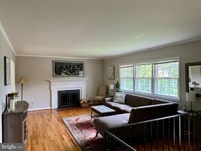 4213 Nutwood Way in Fairfax, VA - Building Photo - Building Photo