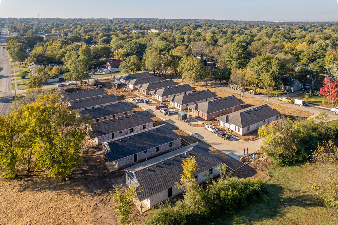 Lick 2 in Fort Smith, AR - Building Photo