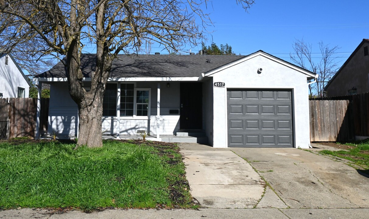 4517 37th Ave in Sacramento, CA - Building Photo