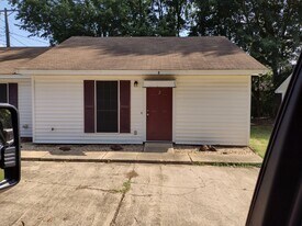 2708 Kavanaugh Rd, Unit 2