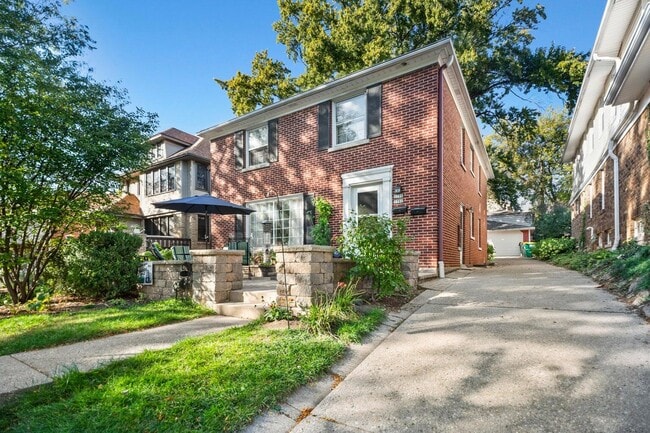 property at 1700 E Menlo Blvd