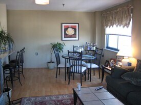 51 Schuyler Ave, Unit 7A in Stamford, CT - Building Photo