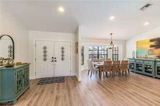 3620 Bailes St in Bonita Springs, FL - Foto de edificio - Building Photo