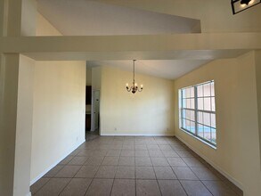 974 SW California Blvd in Port St. Lucie, FL - Building Photo - Building Photo